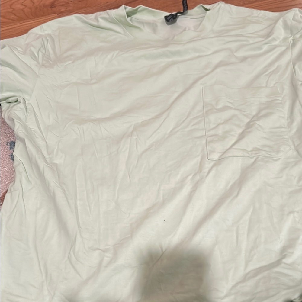 Men's lululemon fundamental oversized T, size medium. Light Green Shirt NWT